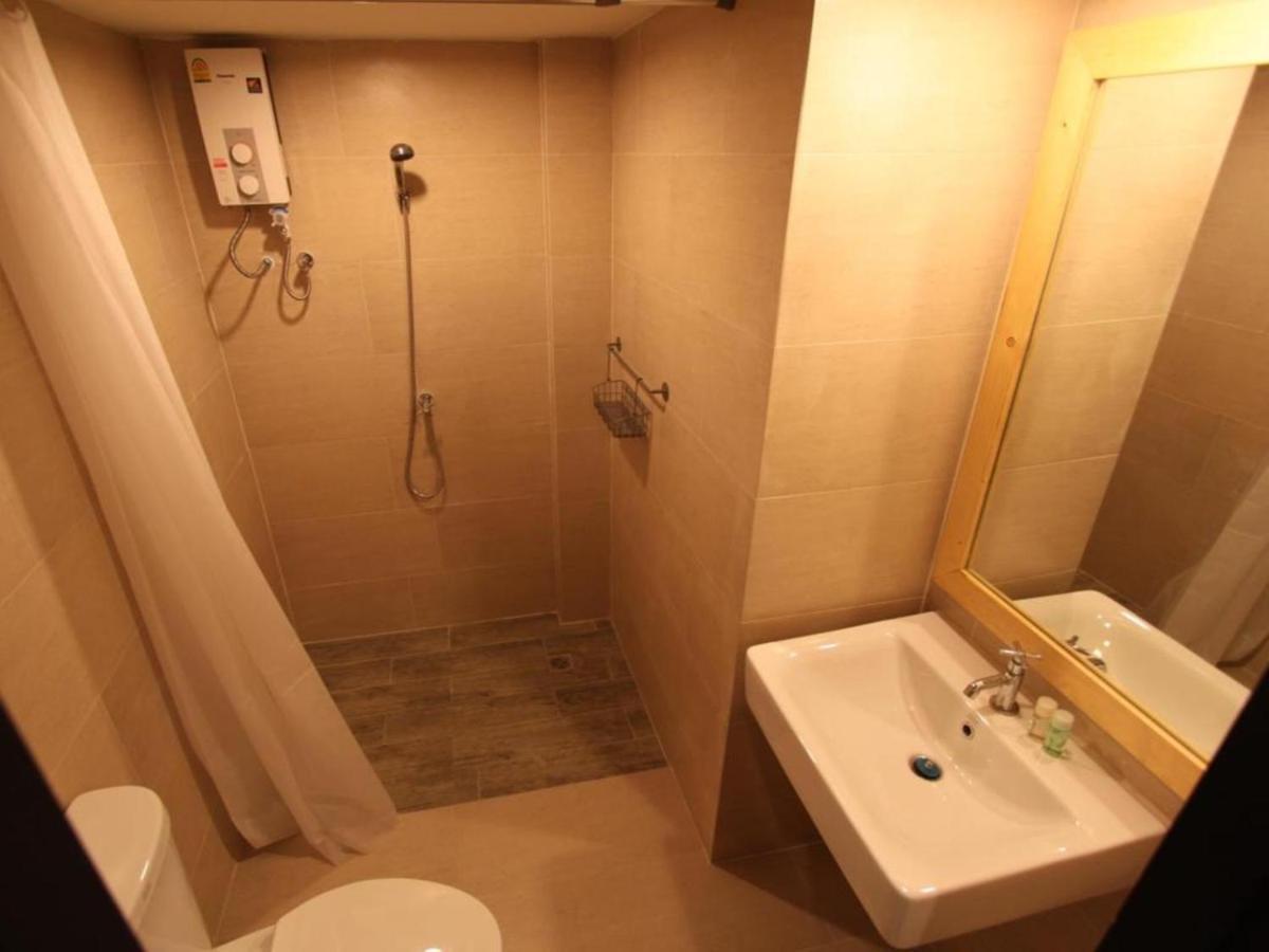 P24 At Kaset Hotell Bangkok Eksteriør bilde